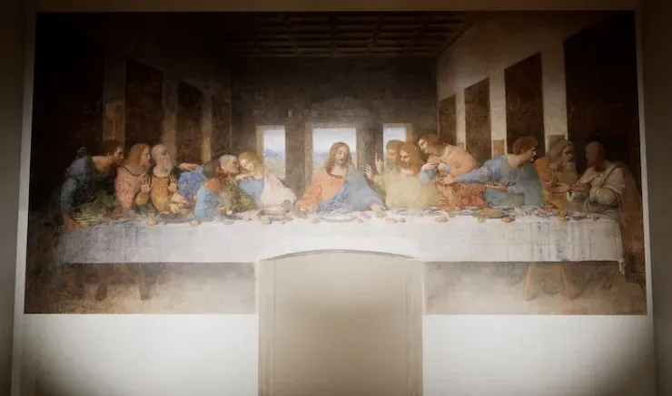 Art gallery with paintings on walls including Mona Lisa and The Last Supper